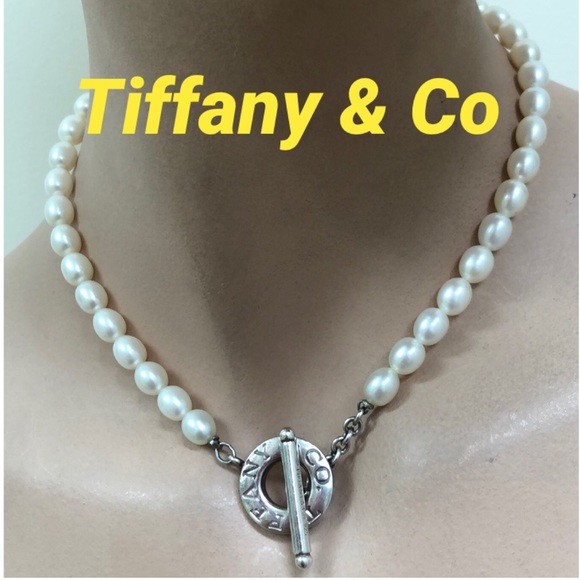 Pearl Toggle Necklace 